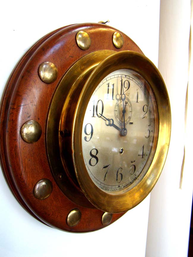 A fine and rare vintage Chelsea eight-day Porthole Clock with 8" dial made in 1917 — image 4
